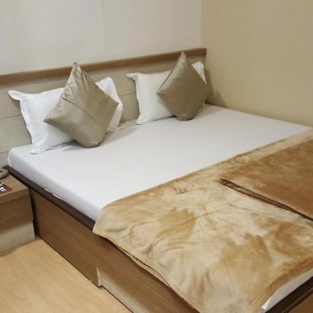 Hotel Oasis Bombay Extérieur photo